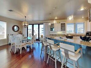 Ferienhaus, Mehrere Betten, Balkon, Meerblick | Speisen