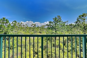 Condo, varias camas, balcón | Áreas de la propiedad