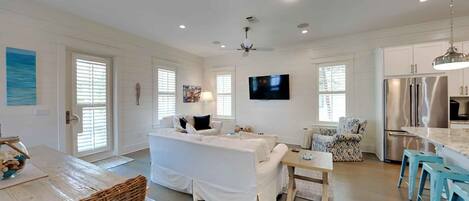 House, Multiple Beds, Balcony, Pool View | Private kitchen | Fridge, microwave, oven, stovetop