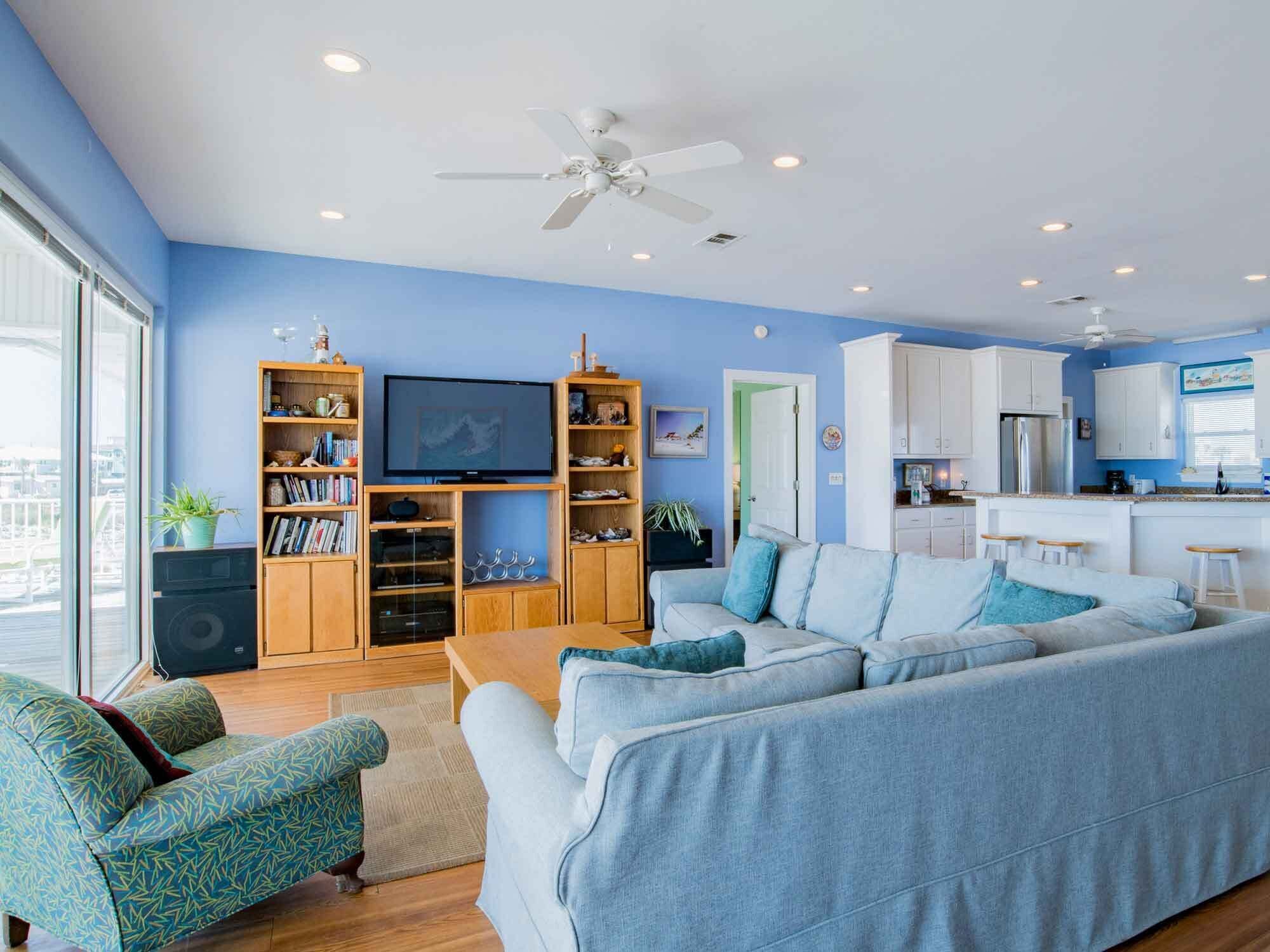 Studio, Multiple Beds, Balcony, Ocean View | Living area | TV