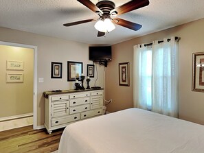 Condo, Multiple Beds, Balcony, Partial Sea View