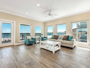 Studio (Multiple Bedrooms) | Property amenity