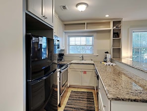 Rumah, Beberapa Tempat Tidur, dapur, pemandangan kebun | Dapur pribadi | Lemari es, microwave, oven, dan kompor