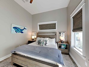 Casa, várias camas, sacada, vista parcial para o mar | 4 quartos, individualmente decorados, individualmente mobiliados