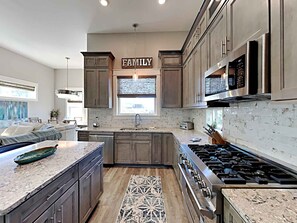 House, Multiple Beds, Balcony, Partial Sea View | Private kitchen | Fridge, microwave, oven, stovetop