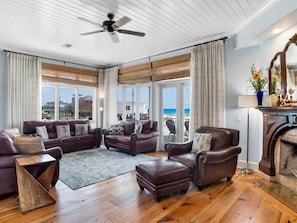 House, Multiple Beds, Balcony, Ocean View (La Casa Fole) | Living area