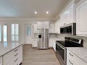 House, Multiple Beds, Balcony, Ocean View | Private kitchen | Fridge, microwave, oven, stovetop