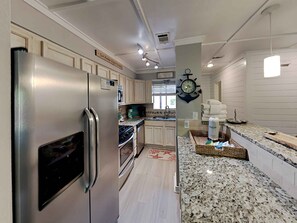 Condo (2 Bedrooms) | Property amenity