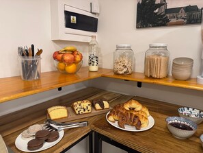Free daily continental breakfast