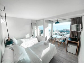 Minibar, Zimmersafe, Verdunkelungsvorhänge, schallisolierte Zimmer