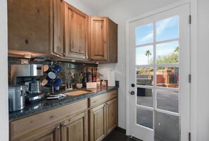 Fridge, microwave, oven, stovetop - Mid century oasis with beautiful surroundings+ EV charger now available (Phoenix)