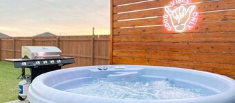 Modern Home Near Rose District: KING Bed, Hot Tub