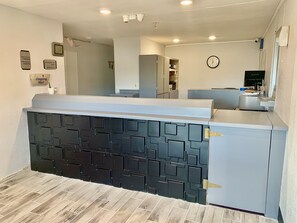 Reception - Rodeway Inn Midland South (Midland)