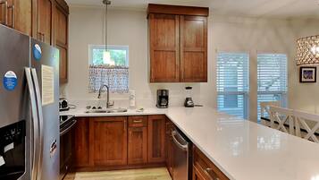 House, Multiple Beds, Kitchen, Garden View | Private kitchen | Fridge, microwave, oven, dishwasher