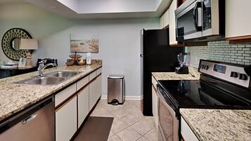 Rumah, Beberapa Tempat Tidur, dapur | Dapur pribadi | Lemari es, microwave, oven, dan kompor