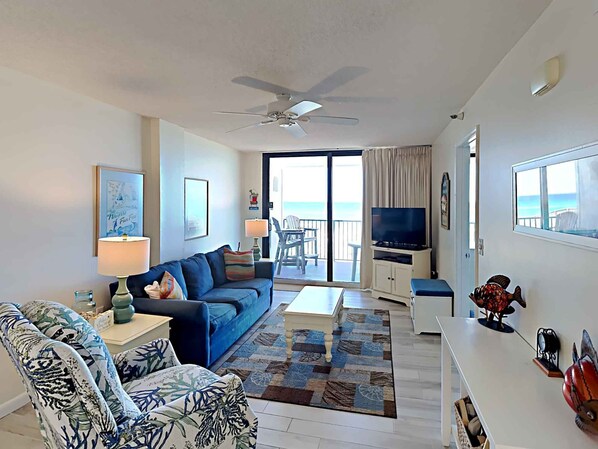 Condo, Multiple Beds, Balcony, Ocean View | Living area