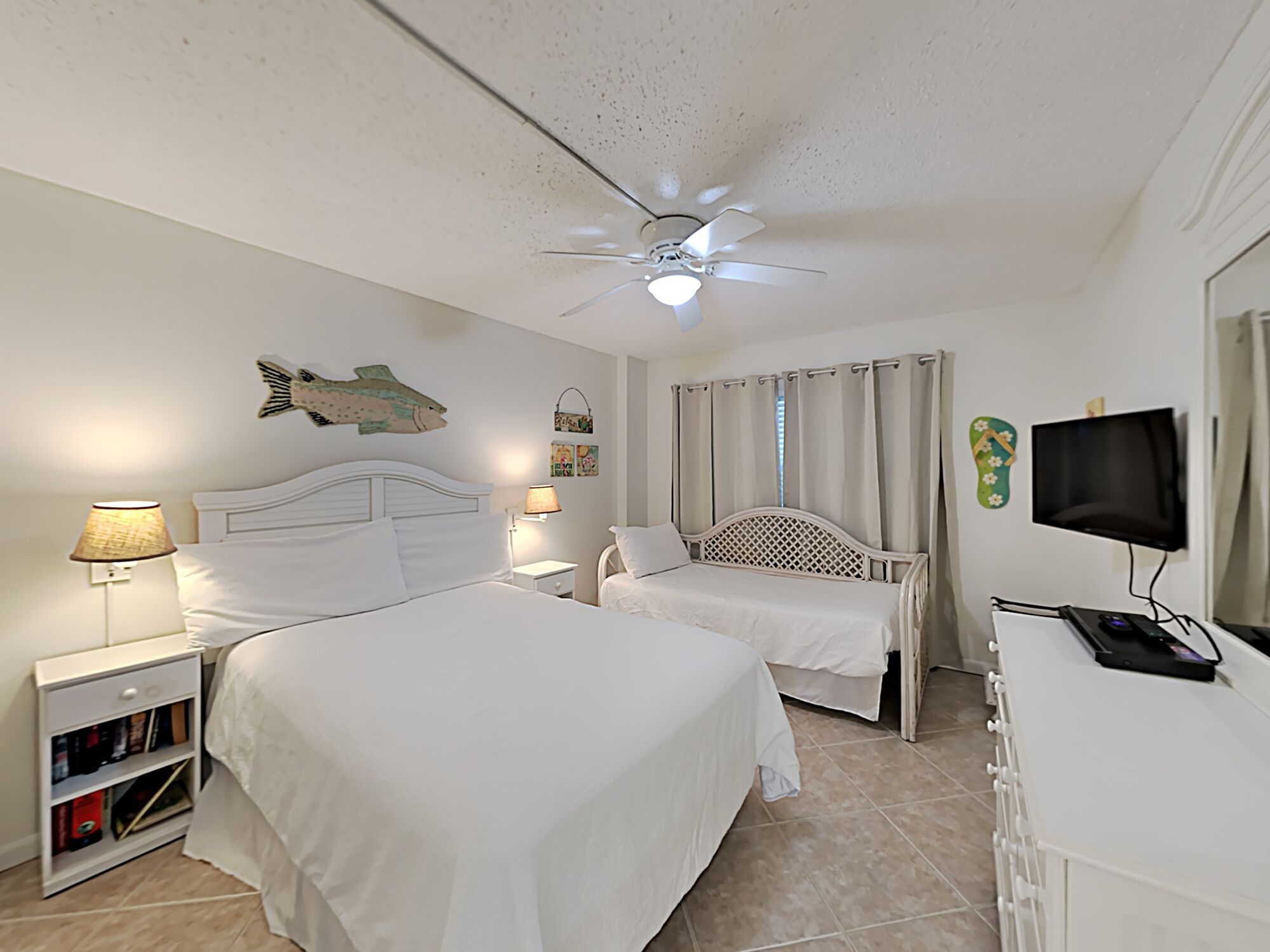 Condo, nhiều giường, ban công, quang cảnh biển | 2 phòng ngủ, trang trí khác biệt 