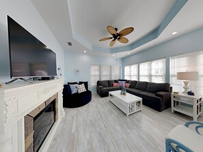 House, Multiple Beds, Kitchen, Garden View | Living area | 42-inch flat-screen TV with digital channels