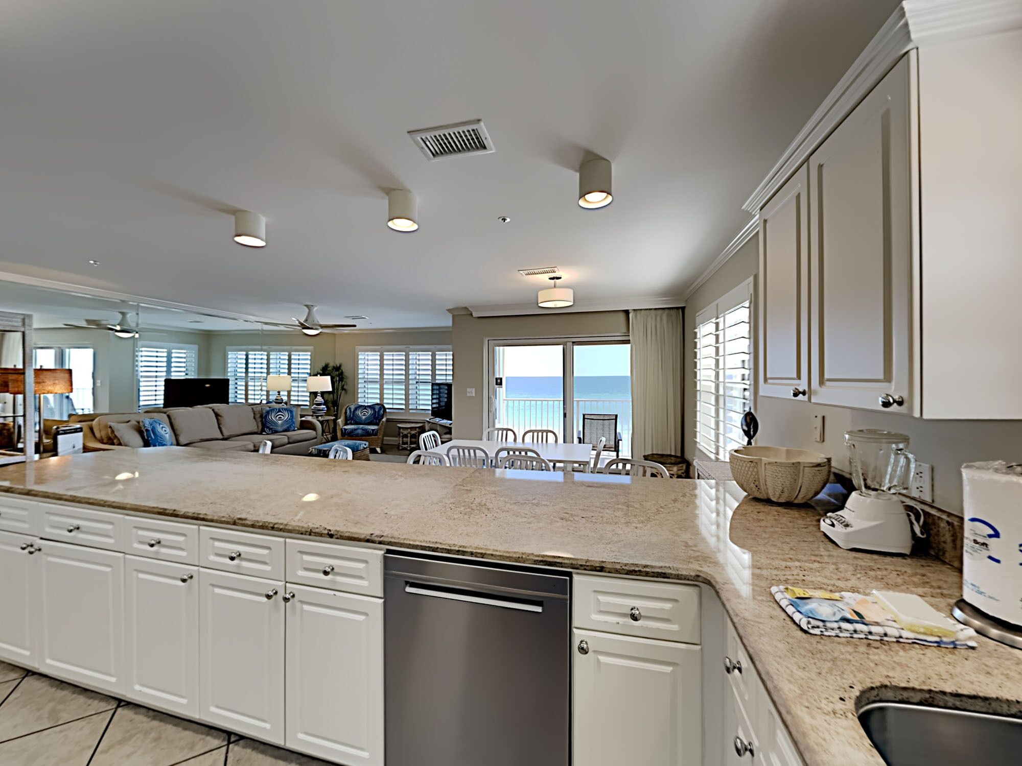 公寓客房, 多張床, 陽台, 海景 | 私人廚房 | 電冰箱、微波爐、烤箱、爐台