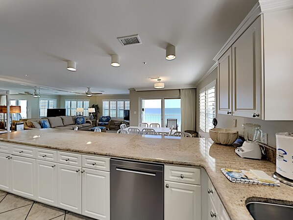 Condo, Multiple Beds, Balcony, Ocean View | Private kitchen