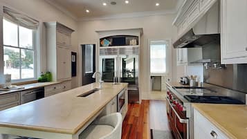 House, Multiple Beds, Balcony, Pool View | Private kitchen