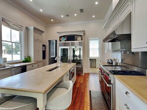 House, Multiple Beds, Balcony, Pool View | Private kitchen | Fridge, microwave, oven, stovetop - Sweet Destiny by Southern Vacation Rentals (Destin)