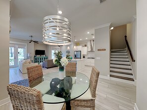 Condo, Multiple Beds, Kitchen, Garden View | Dining