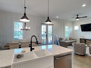 Maison, plusieurs lits, balcon, vue jardin | Cuisine privée
