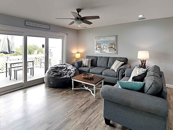Living area - Sandcastle Townhomes #19 by Southern Vacation Rentals (Navarre)