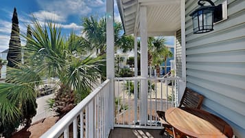 House, Multiple Beds, Balcony, Pool View | Property grounds