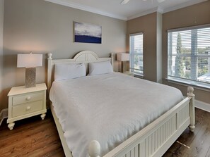 Ferienhaus, Mehrere Betten, Balkon, Poolblick | 5 Schlafzimmer, kostenloses WLAN, Bettwäsche