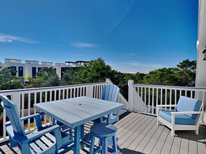 Casa, varias camas, balcón, vista al océano | Restaurante al aire libre