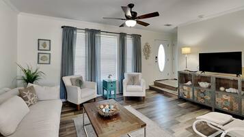 House, Multiple Beds, Balcony, Ocean View | Living area | 40-inch TV with digital channels