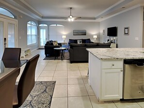 House, Multiple Beds, Kitchen, Garden View | Private kitchen | Fridge, microwave, oven, stovetop - Pair-A-Dice by Southern Vacation Rentals (Miramar Beach)