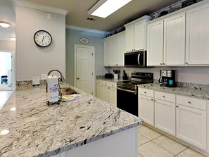 House, Multiple Beds, Kitchen, Garden View | Private kitchen | Fridge, microwave, oven, stovetop - Pair-A-Dice by Southern Vacation Rentals (Miramar Beach)