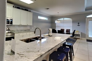 House, Multiple Beds, Kitchen, Garden View | Private kitchen | Fridge, microwave, oven, stovetop