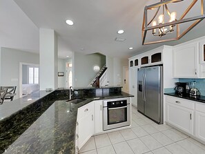House, Multiple Beds, Kitchen, Ocean View | Private kitchen | Fridge, microwave, oven, stovetop