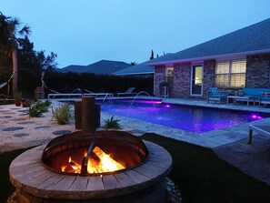 Studio (3 Bedrooms) | Pool