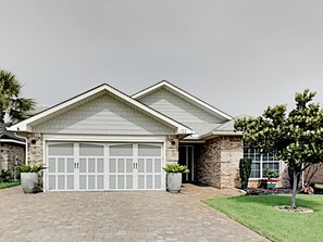 Studio (3 Bedrooms) | Property amenity