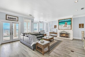 Studio (Multiple Bedrooms) | Property amenity