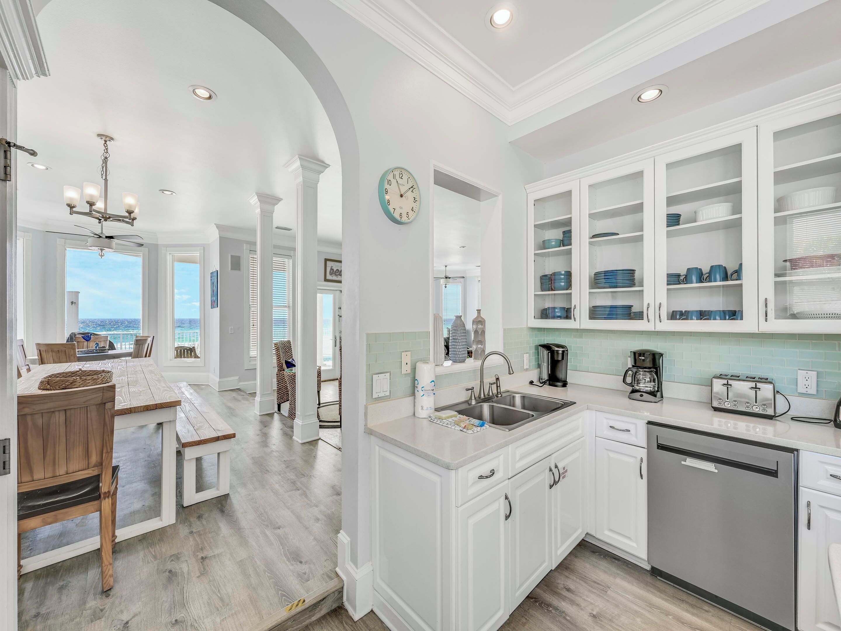 開放式客房 (Multiple Bedrooms) | 住宿設施服務