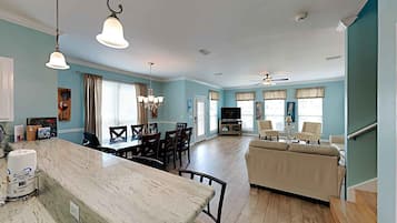 Rumah, Beberapa Tempat Tidur, dapur, pemandangan kolam renang | Dapur pribadi | Lemari es, microwave, oven, dan kompor