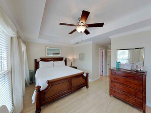 House, Multiple Beds, Kitchen, Pool View