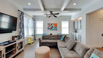 House, Multiple Beds, Kitchen, Garden View | Living area | 40-inch TV with cable channels