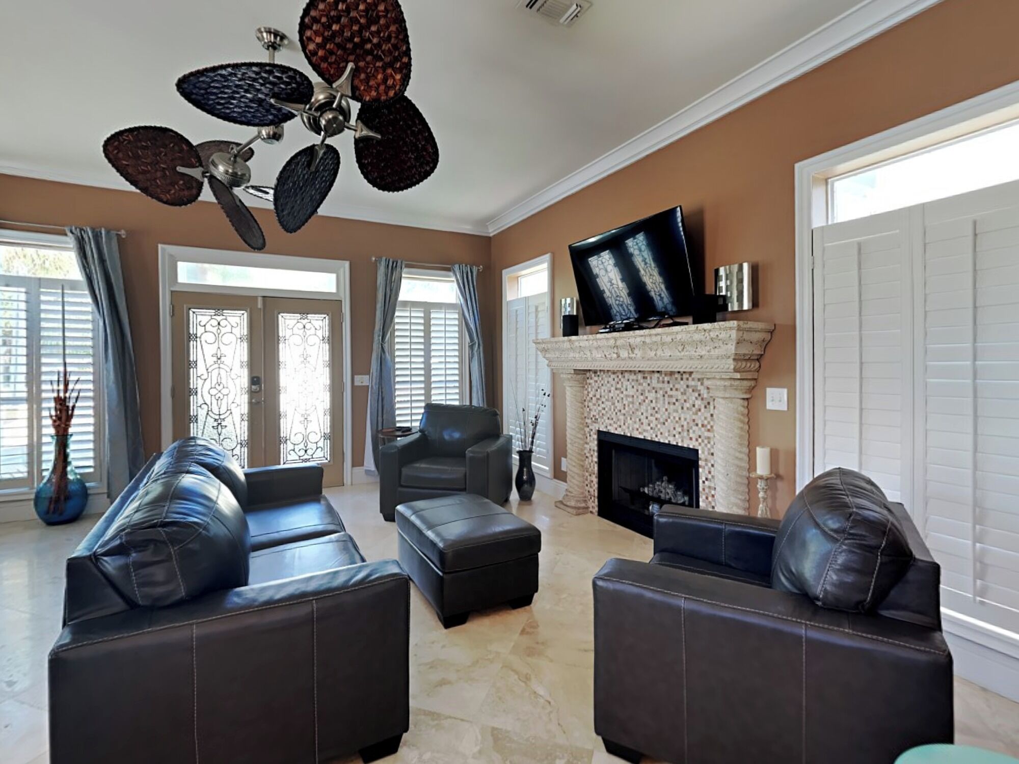 Studio (3 Bedrooms) | Property amenity