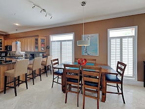 Studio (3 Bedrooms) | Property amenity