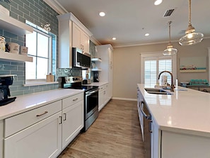 House, Multiple Beds, Balcony | Private kitchen