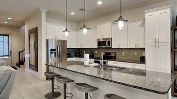 Studio (4 Bedrooms) | Property amenity