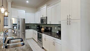 Studio (4 Bedrooms) | Property amenity