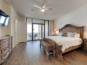 Apartment, Mehrere Betten, Balkon, Meerblick | 4 Schlafzimmer, individuell dekoriert, individuell eingerichtet